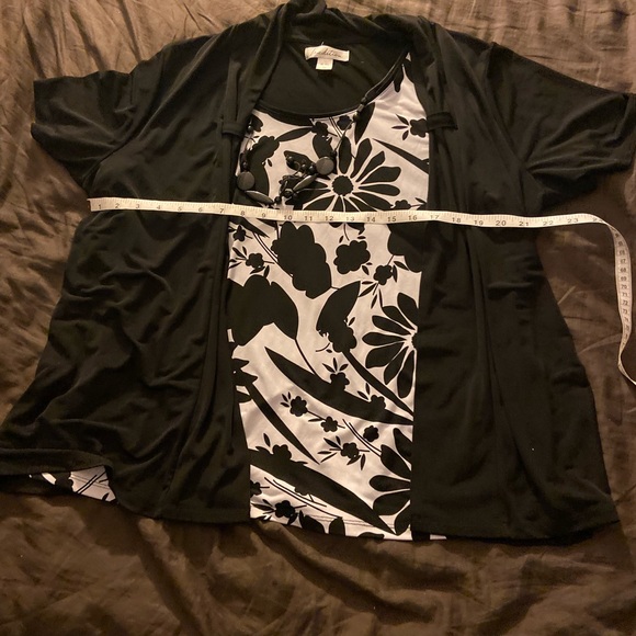 🆓w/purchase Women's XL top ...attached outer layer & attached neclace - Picture 4 of 13